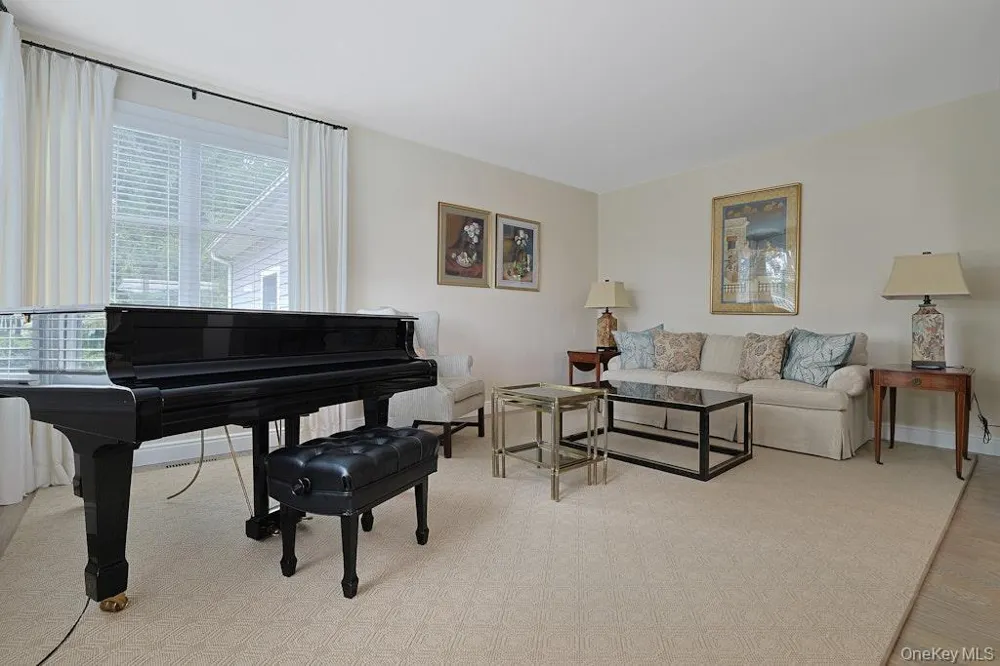 29 Country Club Lane Pleasantville, NY 10570