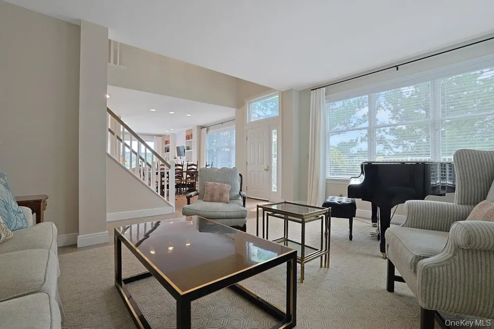 29 Country Club Lane Pleasantville, NY 10570