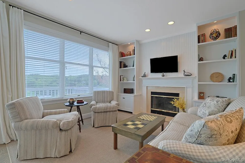 29 Country Club Lane Pleasantville, NY 10570