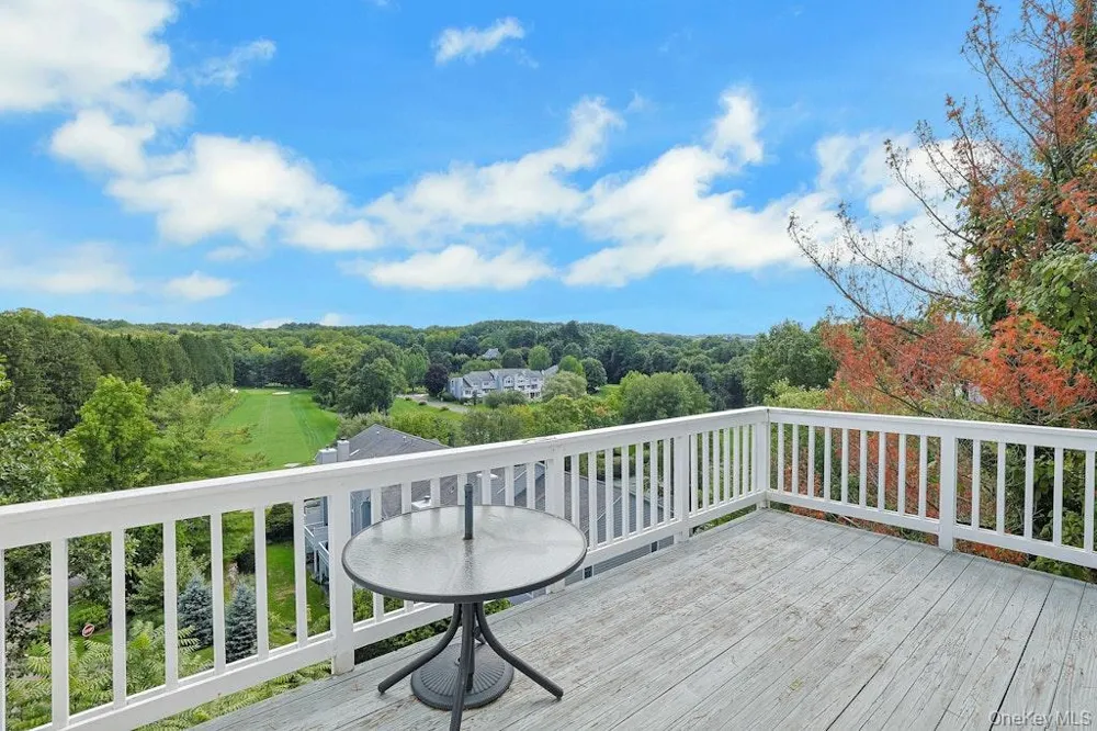29 Country Club Lane Pleasantville, NY 10570