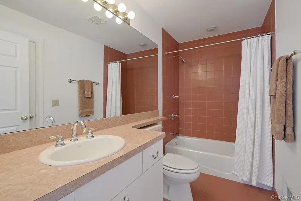29 Country Club Lane Pleasantville, NY 10570