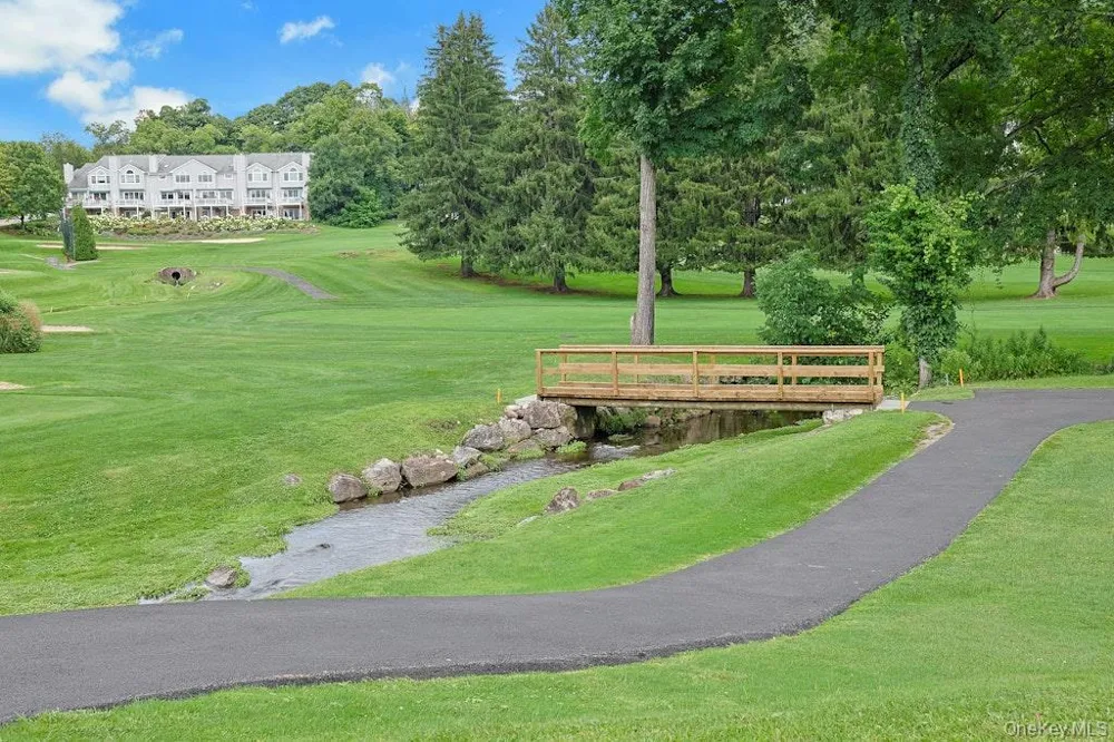 29 Country Club Lane Pleasantville, NY 10570
