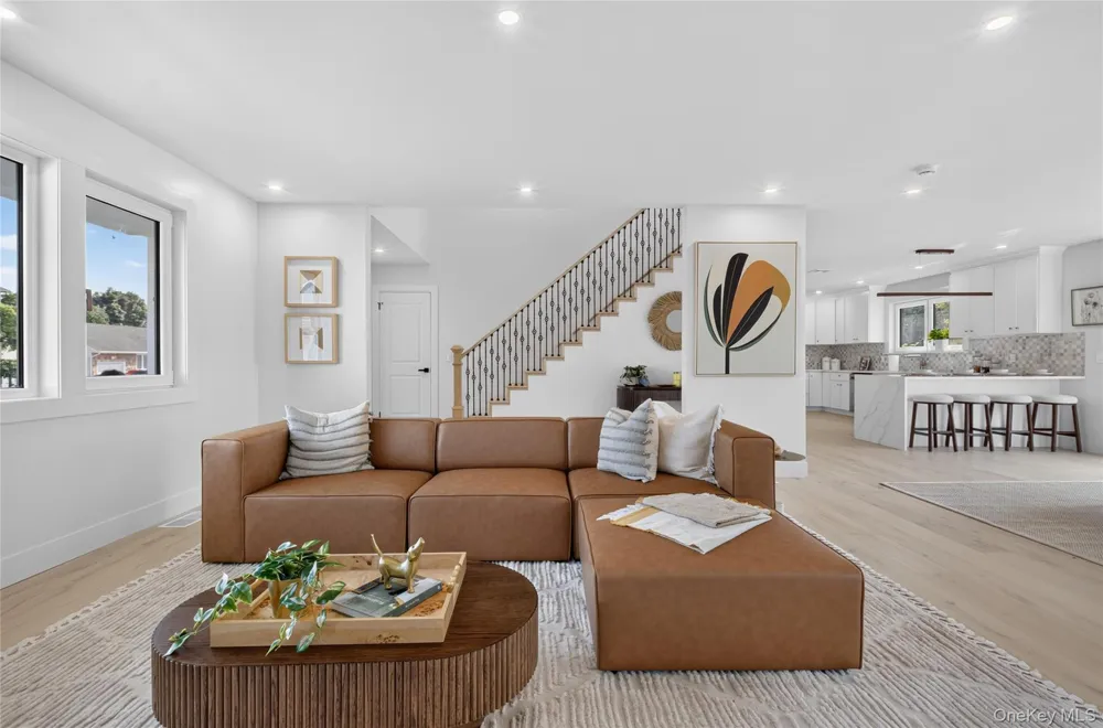 2 Lee Place Old Bethpage, NY 11804