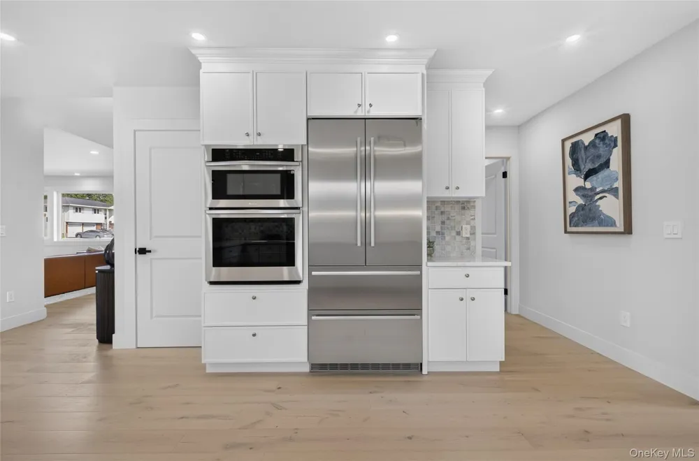 2 Lee Place Old Bethpage, NY 11804