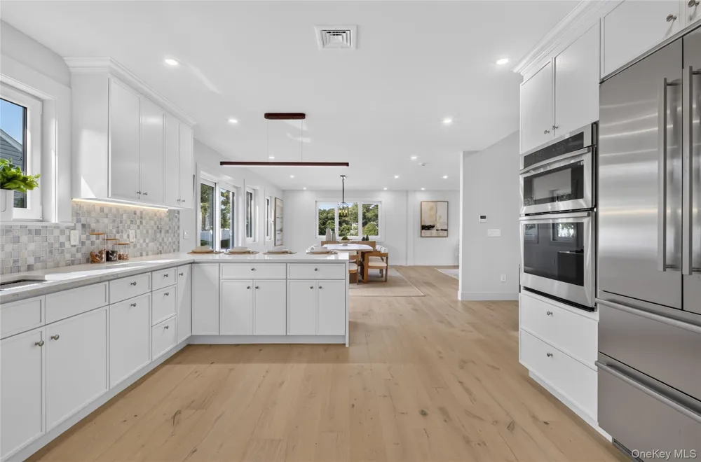 2 Lee Place Old Bethpage, NY 11804