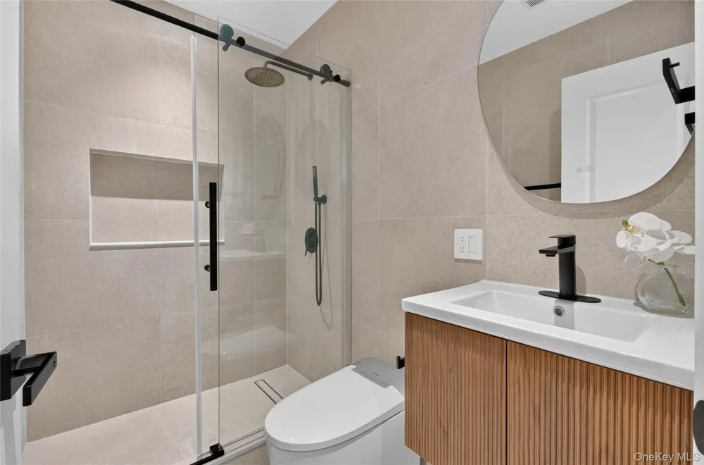 2 Lee Place Old Bethpage, NY 11804