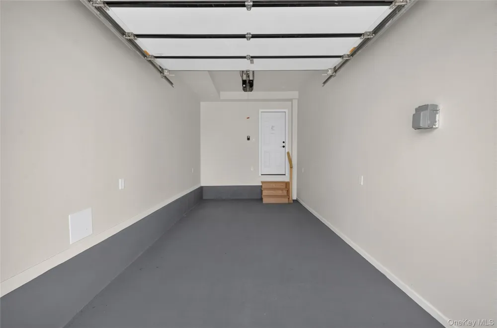 2 Lee Place Old Bethpage, NY 11804