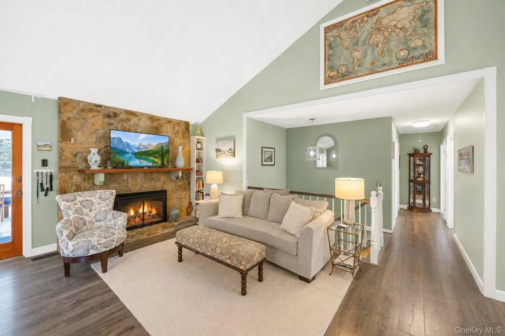 876 Greenbelt Parkway W Holbrook, NY 11741