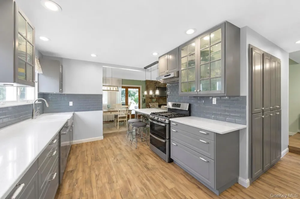 876 Greenbelt Parkway W Holbrook, NY 11741