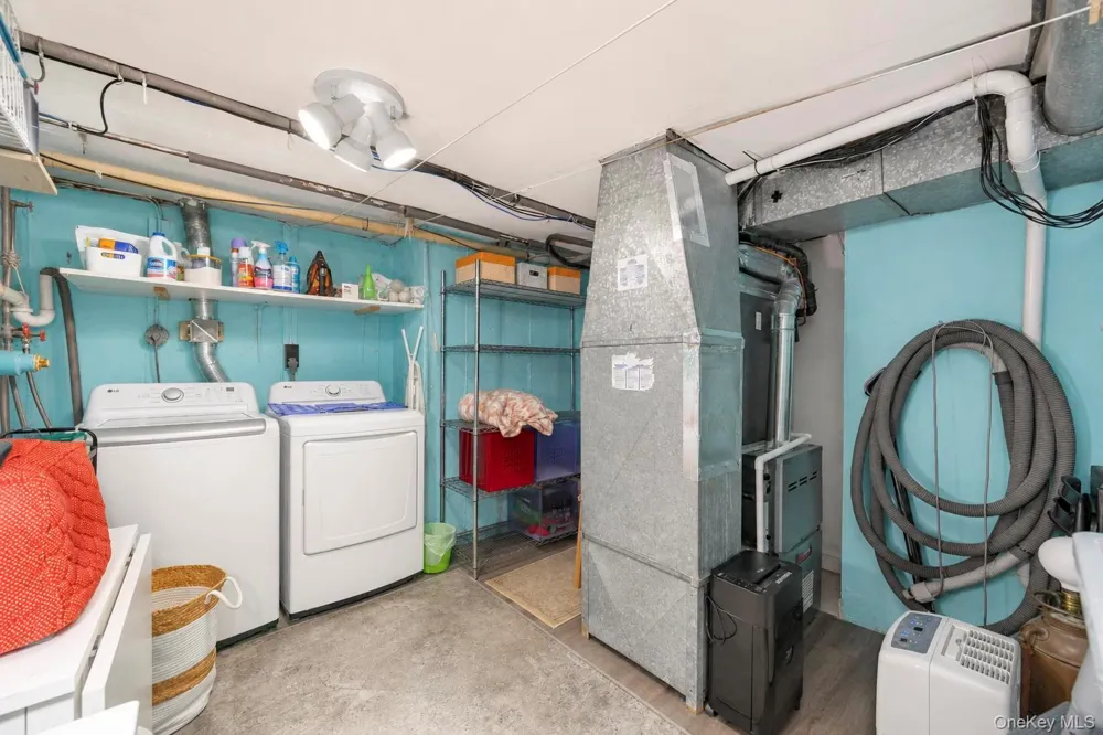 876 Greenbelt Parkway W Holbrook, NY 11741