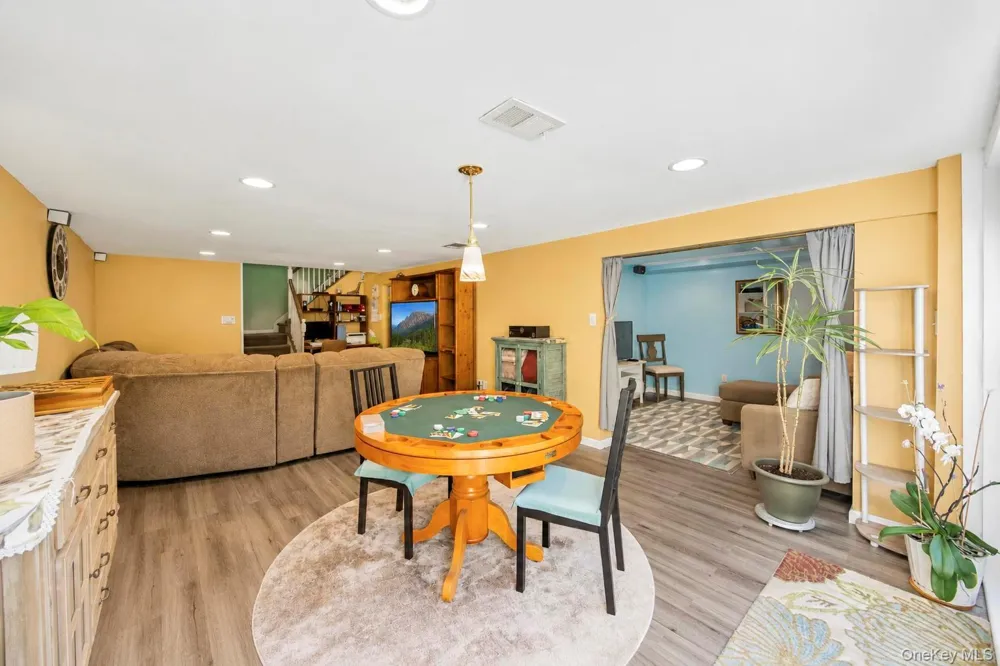 876 Greenbelt Parkway W Holbrook, NY 11741