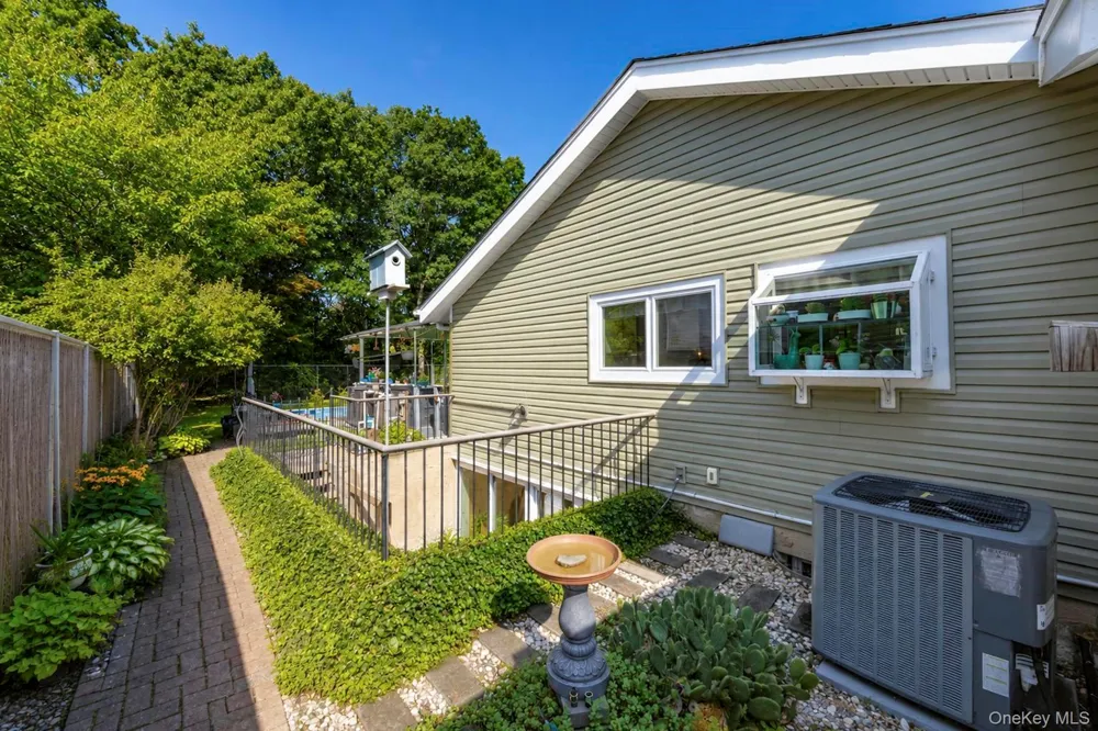 876 Greenbelt Parkway W Holbrook, NY 11741