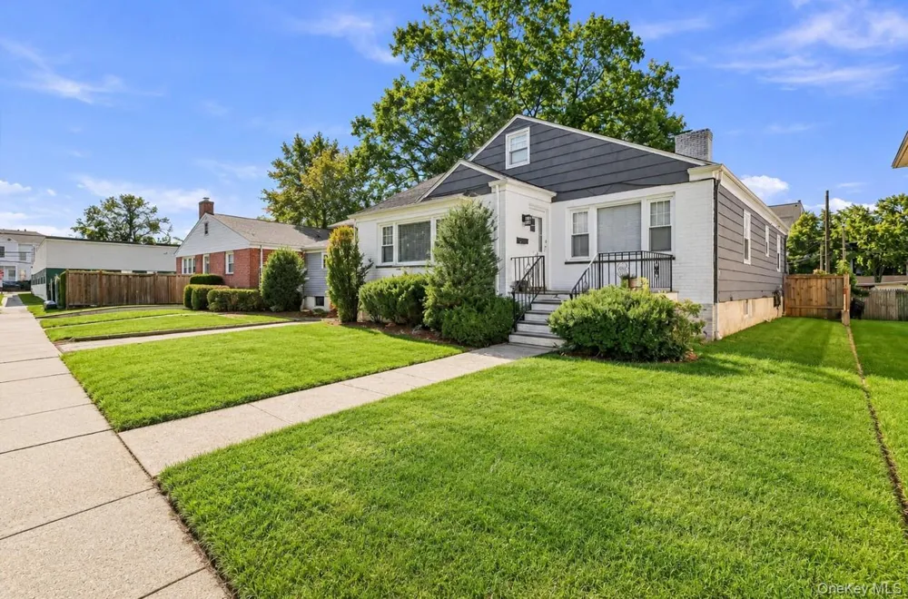 124 Bradford Avenue Mamaroneck, NY 10543