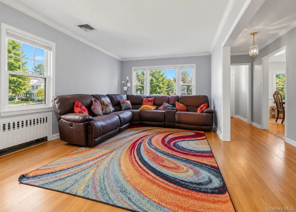 124 Bradford Avenue Mamaroneck, NY 10543