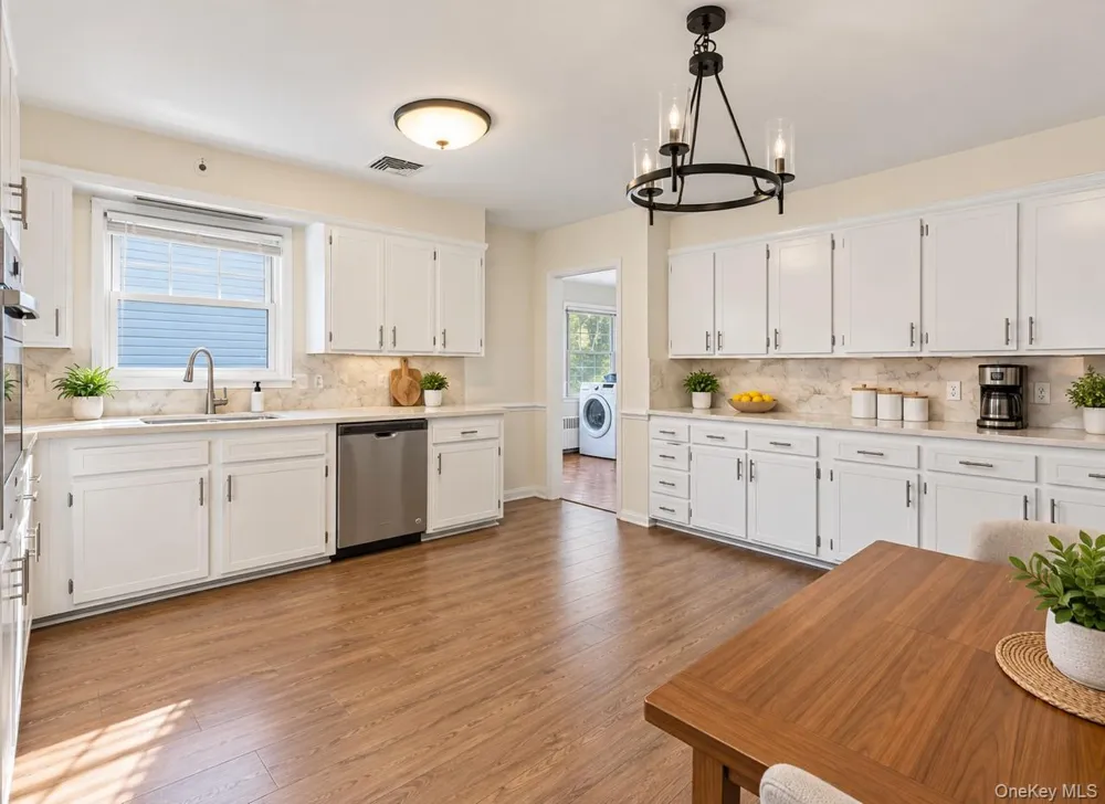 124 Bradford Avenue Mamaroneck, NY 10543