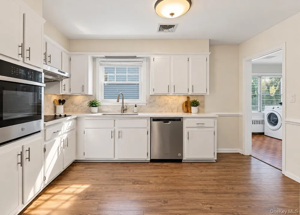 124 Bradford Avenue Mamaroneck, NY 10543