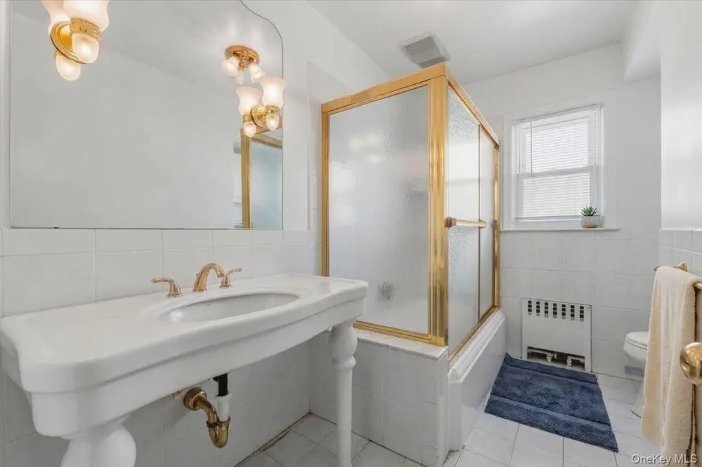 124 Bradford Avenue Mamaroneck, NY 10543