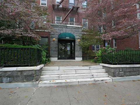 3321 Bruckner Boulevard #5J