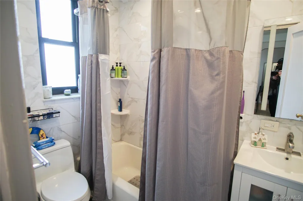 3321 Bruckner Boulevard #5J Bronx, NY 10461