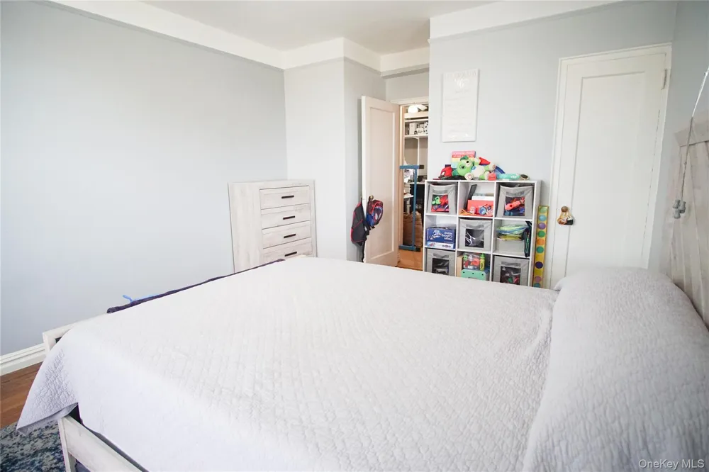 3321 Bruckner Boulevard #5J Bronx, NY 10461