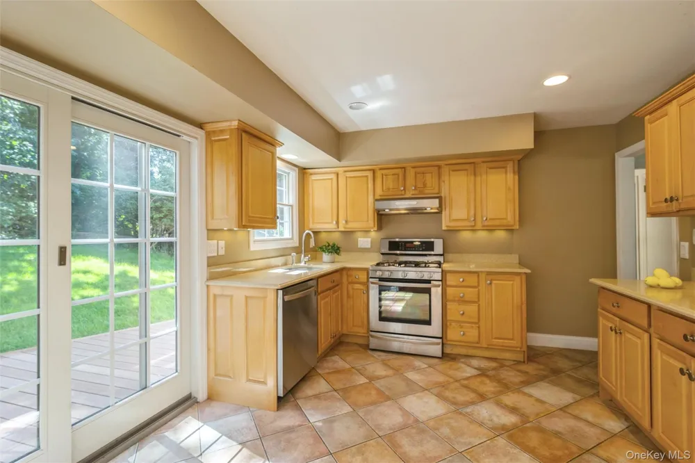 24 Old Homestead Road Port Jefferson, NY 11777