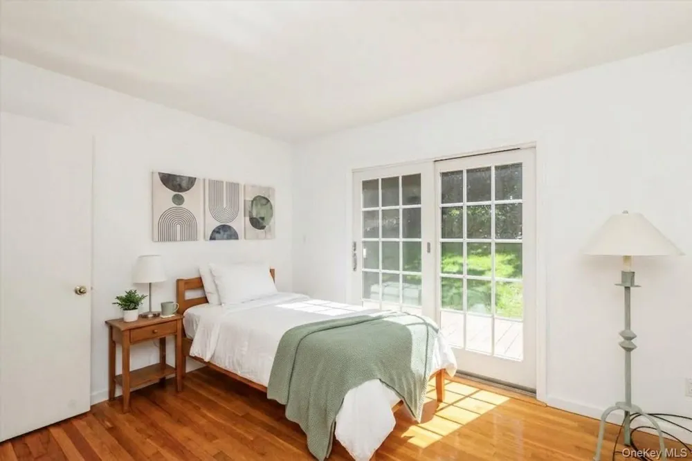 24 Old Homestead Road Port Jefferson, NY 11777