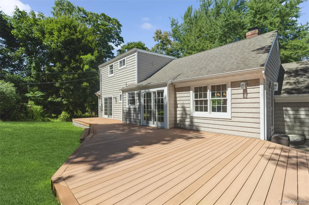 24 Old Homestead Road Port Jefferson, NY 11777