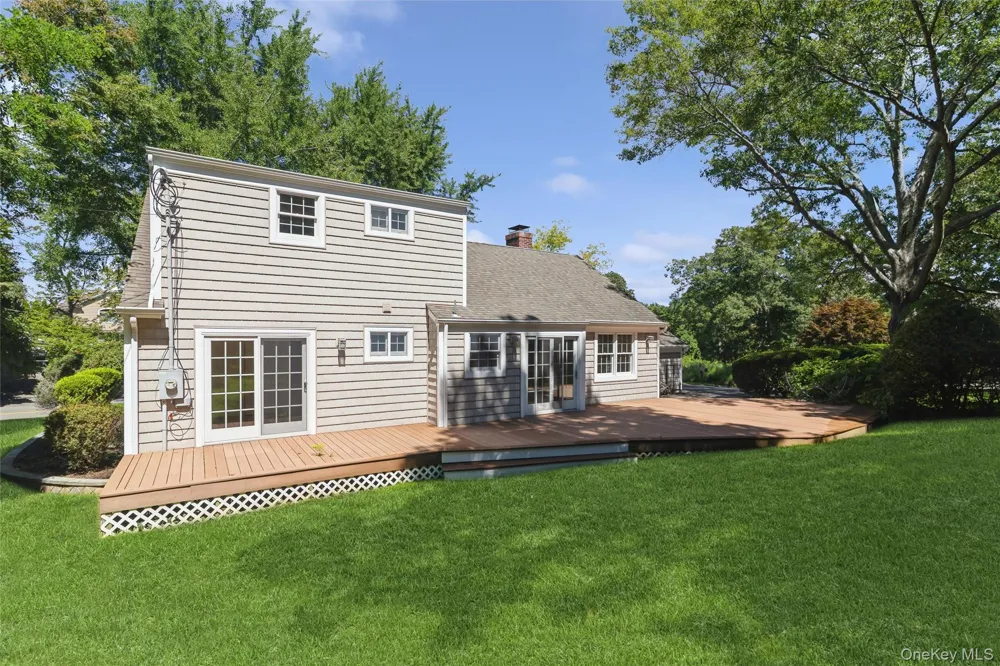 24 Old Homestead Road Port Jefferson, NY 11777