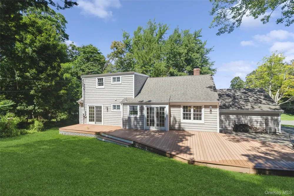 24 Old Homestead Road Port Jefferson, NY 11777