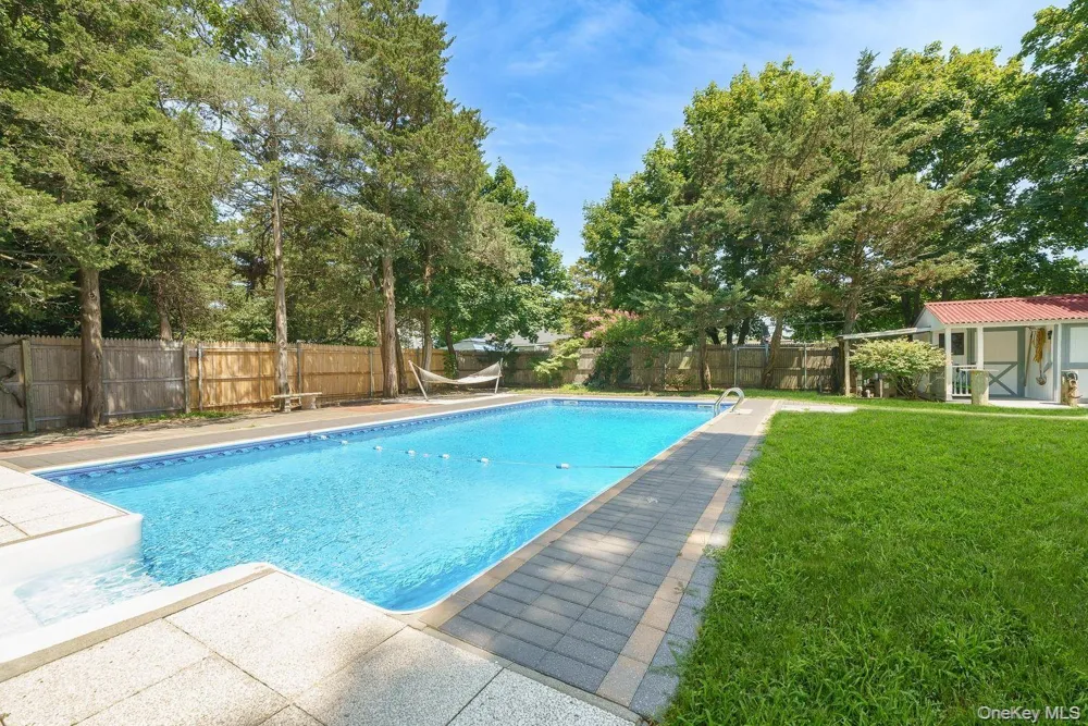 60 Hubbard Avenue Riverhead, NY 11901