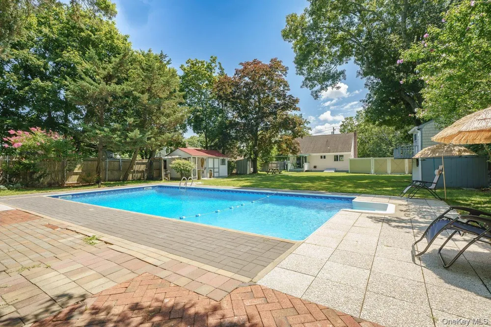 60 Hubbard Avenue Riverhead, NY 11901