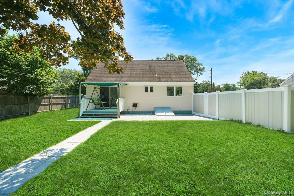 60 Hubbard Avenue Riverhead, NY 11901