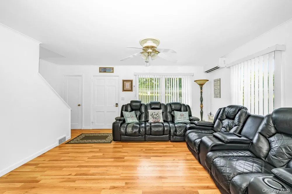 60 Hubbard Avenue Riverhead, NY 11901