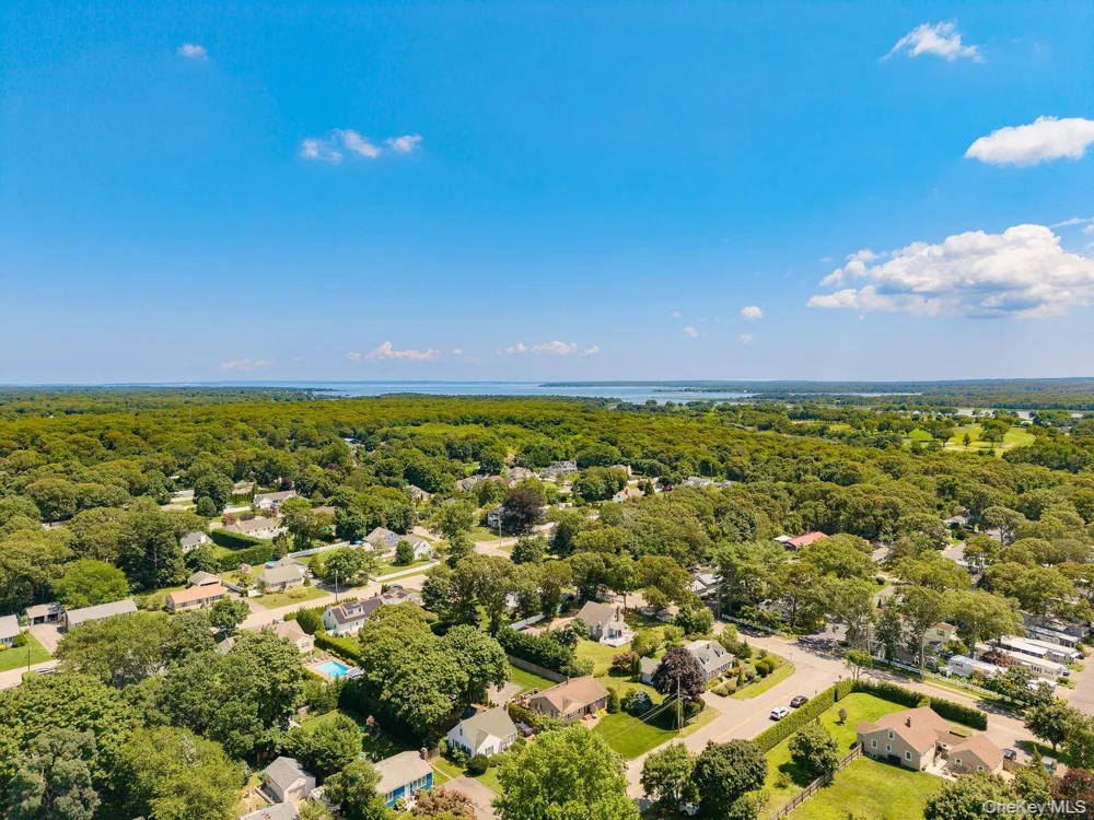 60 Hubbard Avenue Riverhead, NY 11901