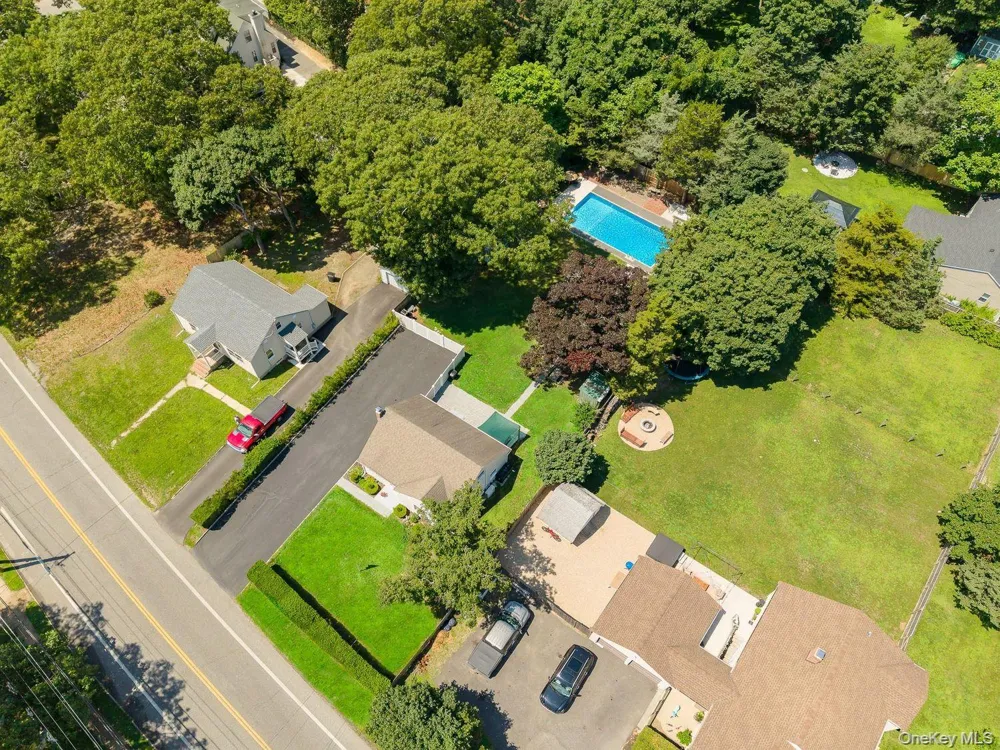 60 Hubbard Avenue Riverhead, NY 11901