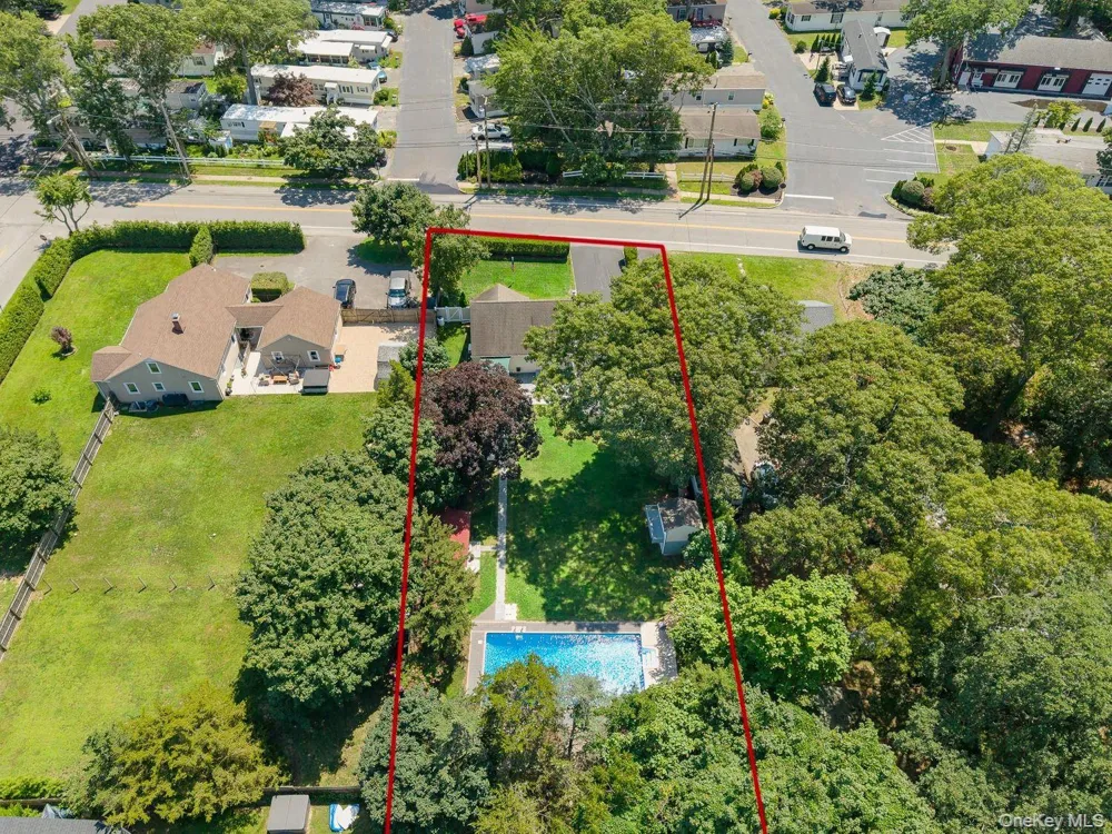 60 Hubbard Avenue Riverhead, NY 11901