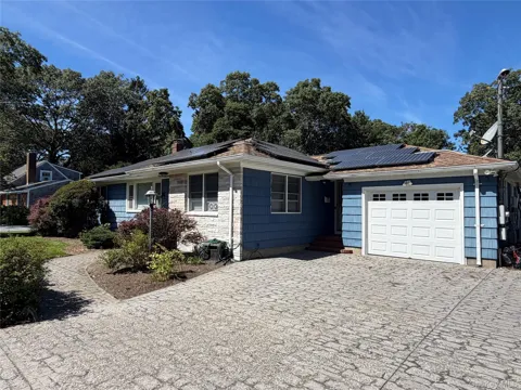 220 Hubbard Avenue