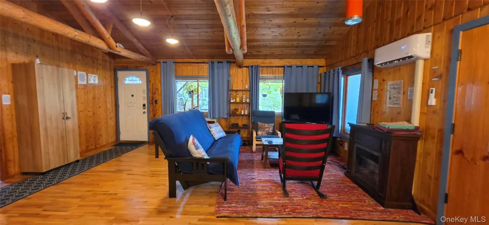 586 Lake Shore Lane Narrowsburg, NY 12764