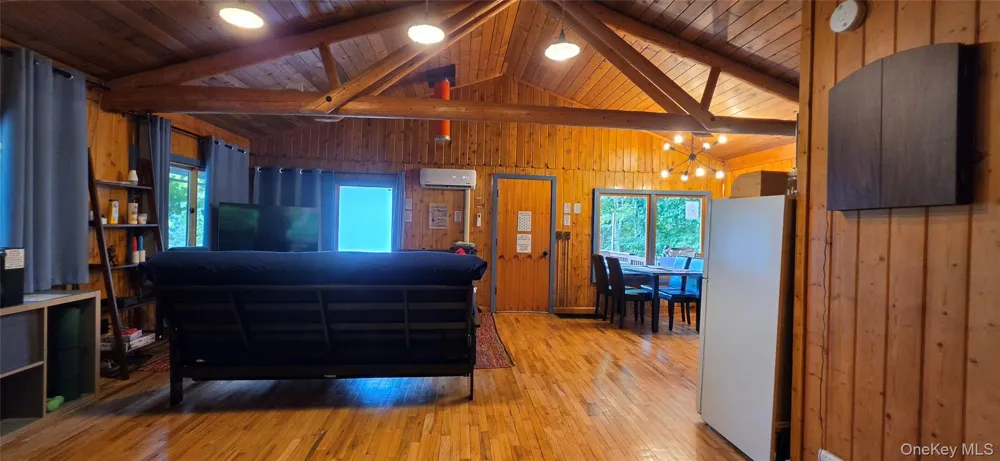 586 Lake Shore Lane Narrowsburg, NY 12764