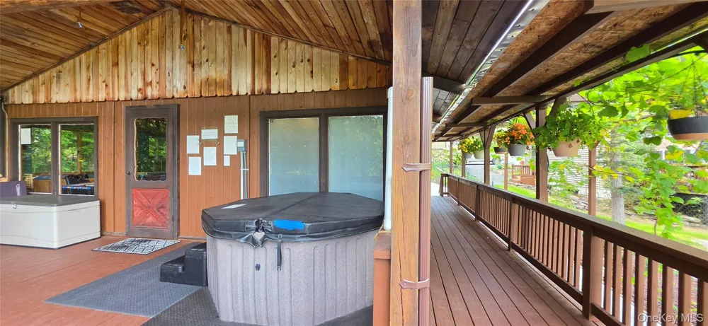 586 Lake Shore Lane Narrowsburg, NY 12764