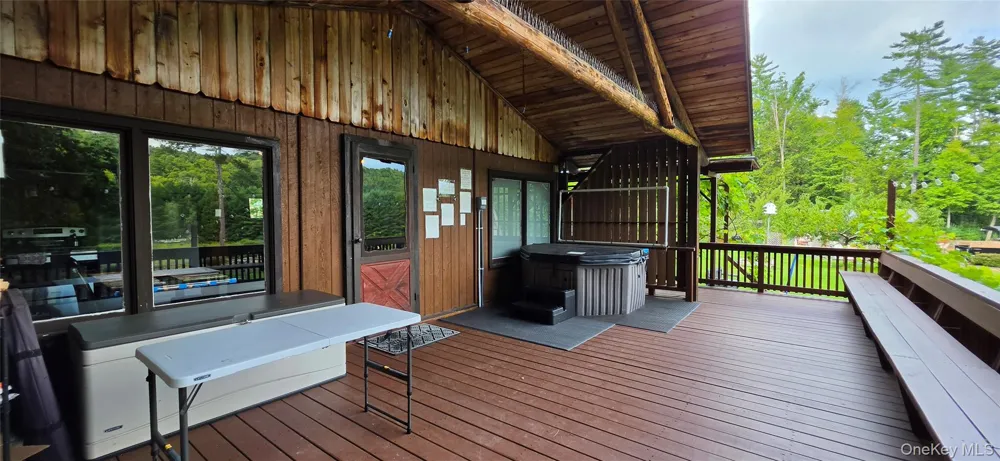 586 Lake Shore Lane Narrowsburg, NY 12764