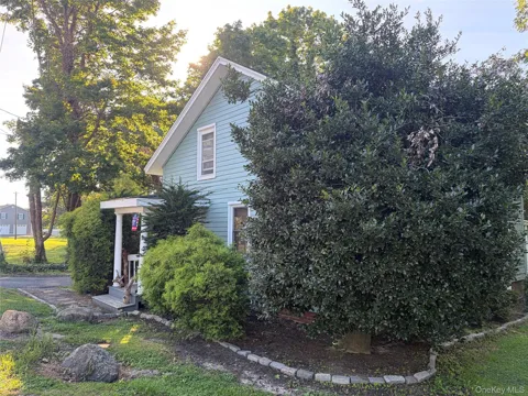 549 Main Road #B