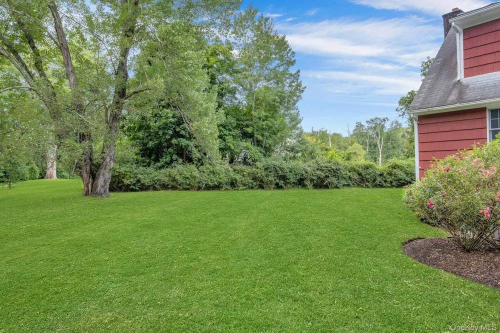 5 Spruce Pond Lane Bedford, NY 10506