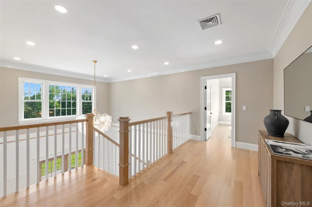 361 Long Hill Road E Briarcliff Manor, NY 10510