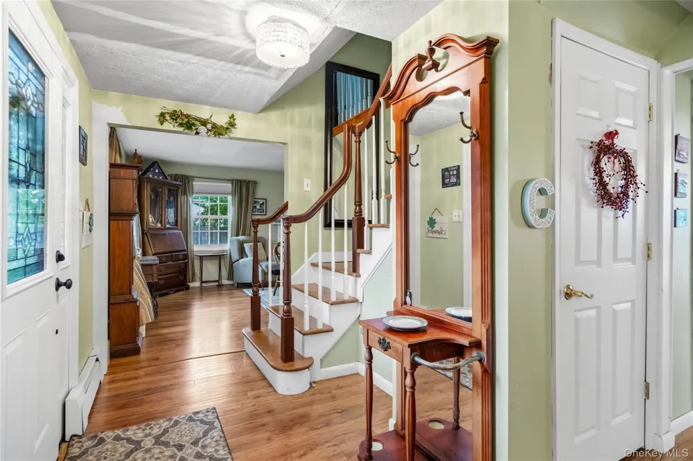 3 Palfrey Street Stony Brook, NY 11790