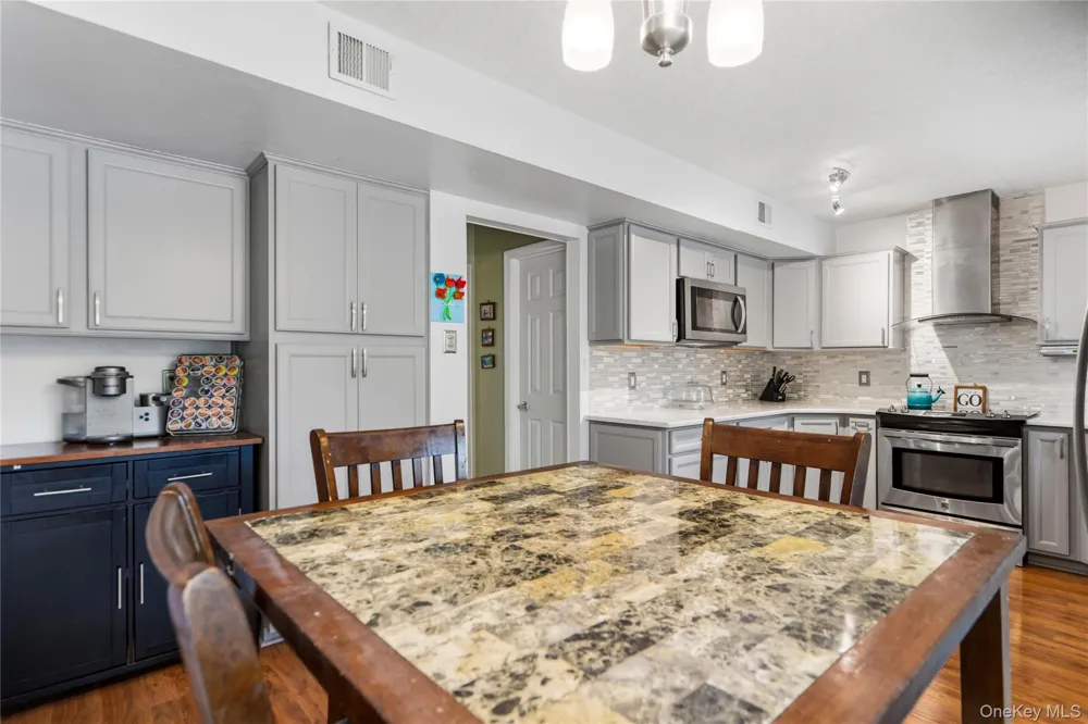 3 Palfrey Street Stony Brook, NY 11790