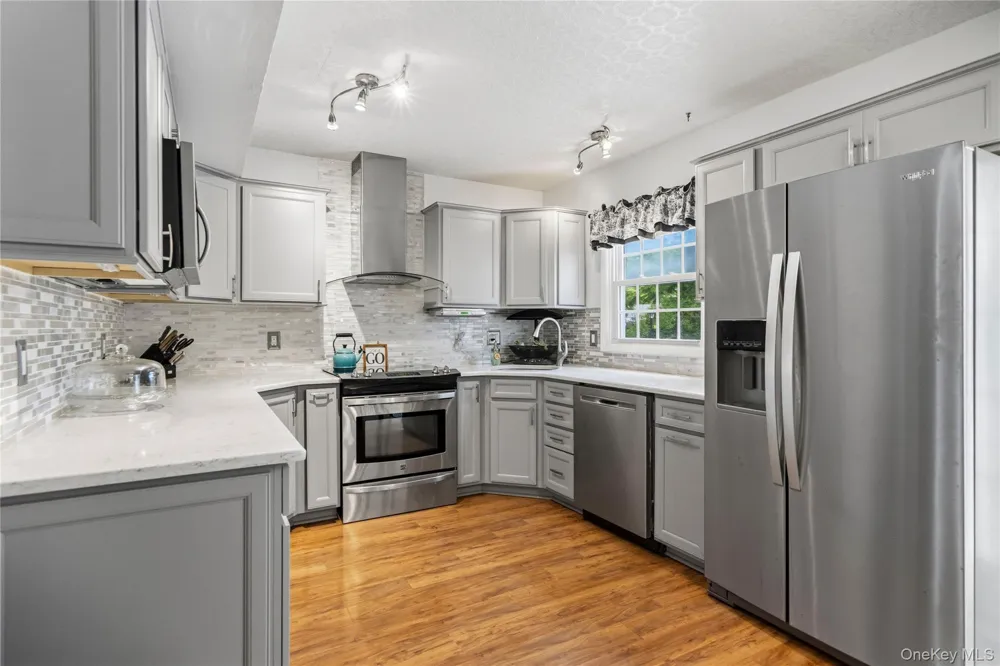 3 Palfrey Street Stony Brook, NY 11790