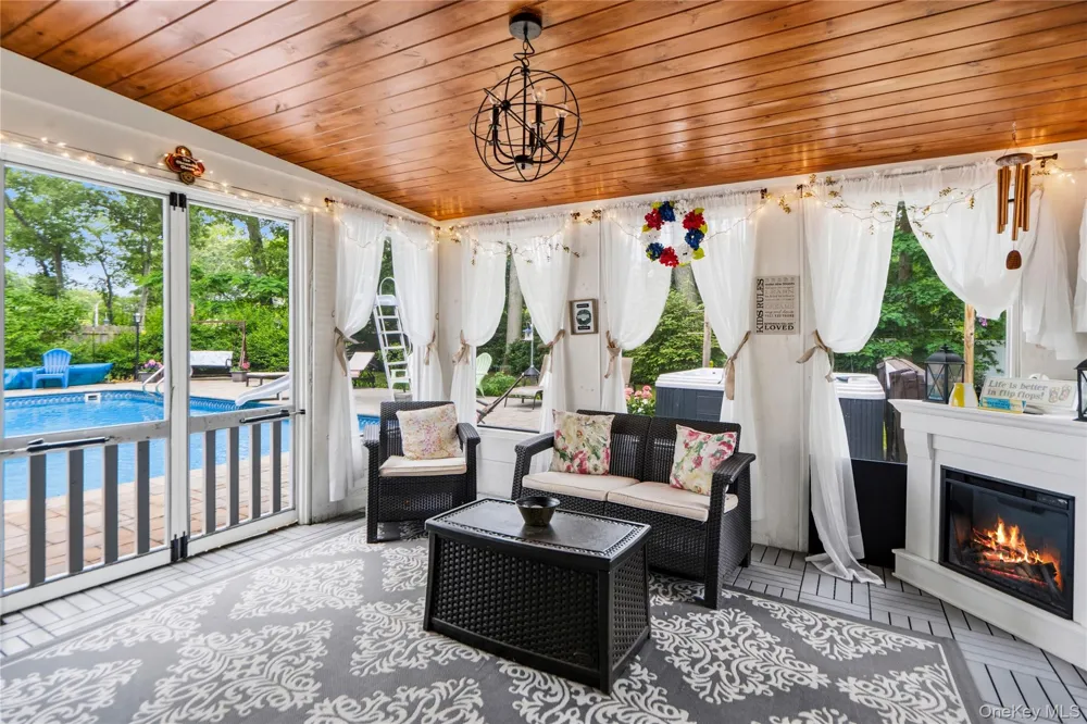 3 Palfrey Street Stony Brook, NY 11790