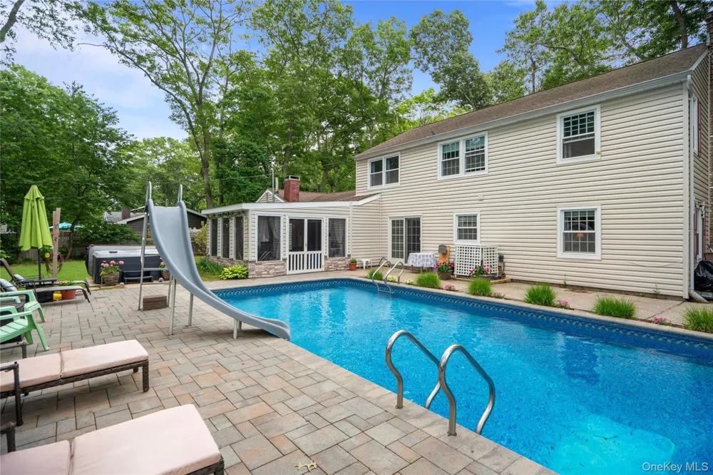 3 Palfrey Street Stony Brook, NY 11790