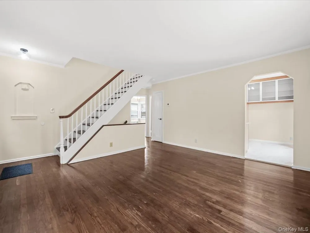 79-53 267th Street Glen Oaks, NY 11004